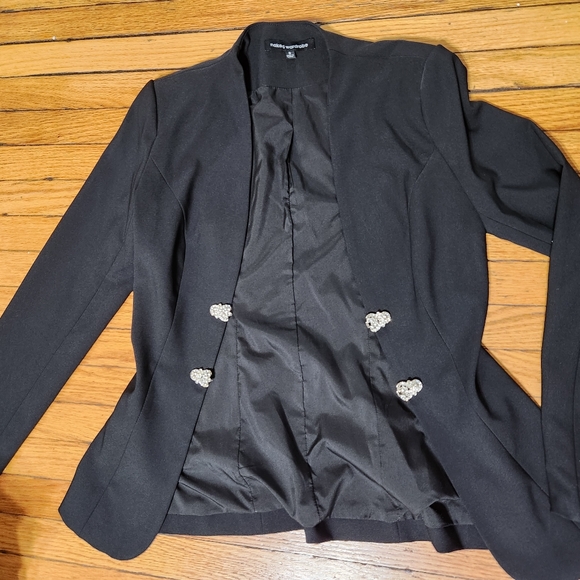 Blazer - Picture 3 of 5